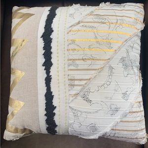 Set of 2 Anthropologie Fred Shand Fabric 2 Sided Pillow 17” x 17” Reversible
